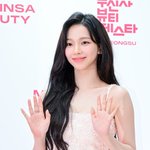 [사진]카리나, 미소에서 빛이 나네
