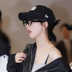 [포토] 에스파 카리나, 많은 인파에 <b>입이</b> 떡