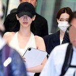 [사진]에스파 카리나-윈터, '인파 속에서도 눈에 띄는 미모'