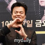 <b>KBS</b>는 박진영, TV조선은 영탁…명절 단골메뉴 된 스타쇼 [MD픽]