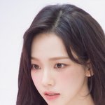 카리나, ‘유지민 얼굴 언제나 <b>진지</b>하게 아름다워’ (무신사 뷰티...