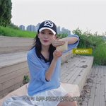 슬기, 피크닉 <b>왓츠</b>인 마이백 "빵빵한 샤넬 지갑→품절템 필카"...