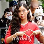 '나 홀로 구릿빛' 오마이걸 <b>미미</b>, 걸크러시의 출근길 [MD숏폼]