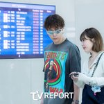 [T포토] 용준형현아 '선글라스에도 현아만 비추네'