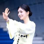 2025 S/S 서울패션<b>위크</b> 곽현주 컬렉션에 참석한 솔로가수 규빈