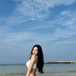 [댓글부탁해] 모모랜드 <b>주이</b>, 점점 더 과감한 비키니 자태…"여름...