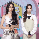 <b>쯔위</b>랑 설윤 투샷으로보니 별로 안 닮은듯