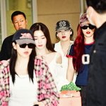 [댓글부탁해] 레드벨벳, 입국장 플래시 세례 [포토엔HD]