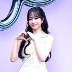 [사진]조유리, '달달한 하트와 함께