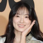 김혜윤, 밤에도 빛나는 예쁜 미모