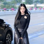 [사진]오마이걸 유아,'공항 런웨이'