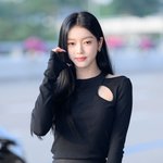 [사진]오마이걸 유아,'설렘 폭발 볼하트'