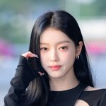 [사진]오마이걸 유아,'심쿵 하트'