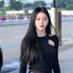 [사진]오마이걸 유아,'출국길 우아한 미모'