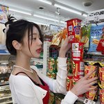 아이브 장원영, 日서 상큼 비주얼 자랑…'역시 장원영'