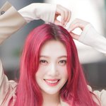 레드벨벳 조이, ‘요즘 유행 <b>리본</b> 하트도 러블리’ (동물농장 출근길)...