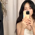 새 드라마 촬영 중? 성숙美 과시한 순백의 드레스[<b>SNS</b>는 지금]