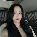 '10세 연하' 한예슬, 가슴라인 드러난 파격패션..결혼하더니 '과감'