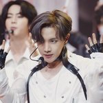그들만의 리그의 플레이어 방탄은 그 위 <b>감독</b>이 될테니