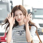 [포토]사나, 비가와도 미모는 <b>맑음</b>