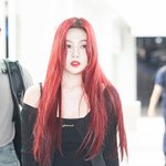 [댓글부탁해] [현장포토] "한쪽 어깨 살짝~"...조이, 섹시 <b>에리얼</b>