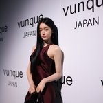 오마이걸 유아, 일본서 뽐낸 매혹적인 와인빛 드레스 자태