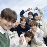 지금 <b>데이</b>식스한테 큰절해야되는 그룹