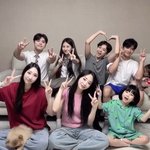 [댓글부탁해] 박민하X문메이슨家, 거실 꽃밭 만들어버리는 '훈남훈녀'...