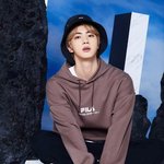 방탄 진 <b>휠라</b> 가을 컬렉션