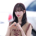 [모두드루와] 여자 아이돌 <b>한테</b> 계속 연애 프레임 쓰고