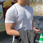 나만 남자 <b>머슬</b>핏 입은 거 좋아하냐