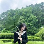 장원영, 네잎클로버 들고 '럭키비키잖아'…"행운의 힘을 얻을 수...