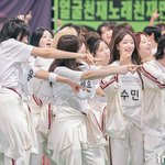 [모두드루와] [포토] 스테이씨, 완전 신나! (아육대 B하인드)