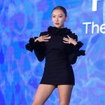 [포토] 화사, '이번 노래의 포인트 동작입니다'