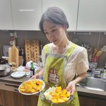 [댓글부탁해] <b>민아</b>, 父 없이 보낸 명절…“사무치게 보고 싶다”...