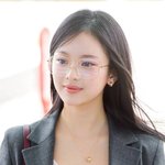 <b>하니</b> 안경쓴거