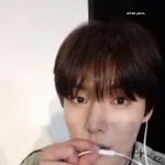요즘 유행하는 밈 요청 받은 남돌 반응