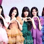 [댓글부탁해] [포토]피프티피프티, 5<b>인조</b> 완전체로 컴백
