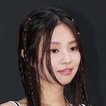 “한국인들 화났으니까”…‘<b>실내</b> 흡연’ 제니, 문제는 타인에 대한...