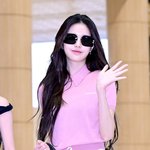 [모두드루와] [사진]아이브 장원영, '우아한 출국 인사'