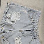 입시학원장의 <b>옷차림</b>