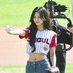 트와이스 쯔위, 이렇게 심쿵하면 스트라이크~[포토엔HD]