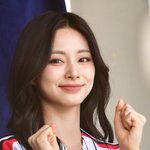 오늘자 첫 시구한 <b>쯔위</b>