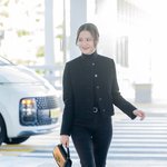 [현장포토] "<b>미리</b> 걷는 런웨이"...지수, 상큼발랄 워킹