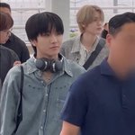 공항에서 자기 자신에 심취한다는 요즘 남돌