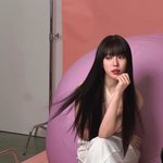 앞머리에 장발까지...고민시, 사뭇 달라진 분위기