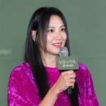 이혼 아픔 딛고 밝게 웃는 수현