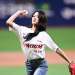 트라이비 지아, <b>고척</b>돔 마지막 경기 시구[포토엔HD]