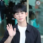 배우 정해인, 안경으로 <b>완성</b>한 가을 분위기의 공항패션