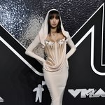 [단독]블랙핑크 리사, 11월 솔로 亞투어 돌입..내년 완전체 컴백